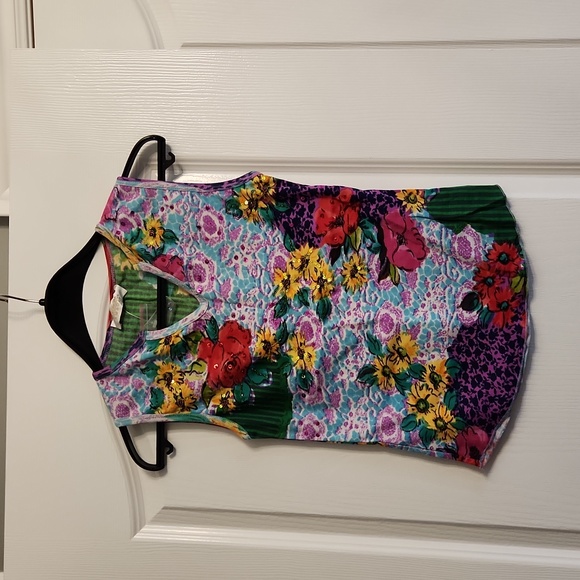 Cute 2 piece  XS capri set from Italy - Picture 6 of 8